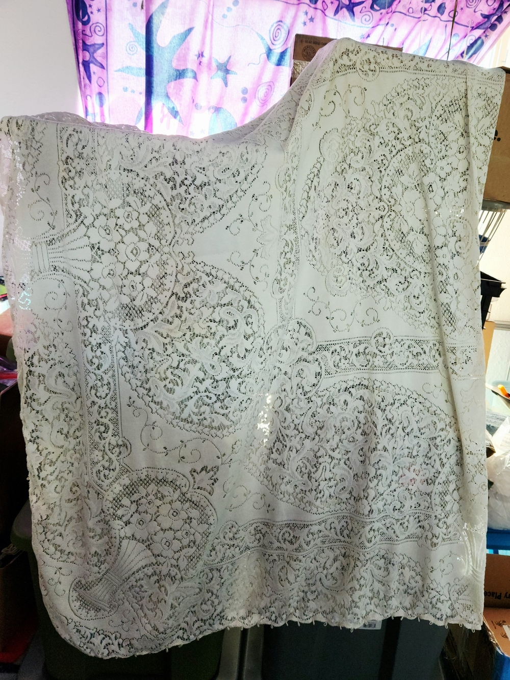 Vintage machine-made mesh lace Tablecloth, good condition, no stains or Tears